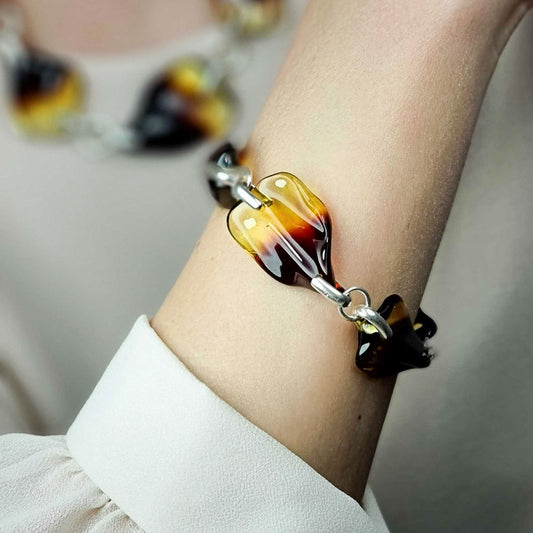amber, amber jewelry, baltic amber, baltic amber jewelry, amber rings, earrings, necklaces, brooches, bracelets, baltic amber earrings, caribbean amber jewelry, baltic amber products, amber products