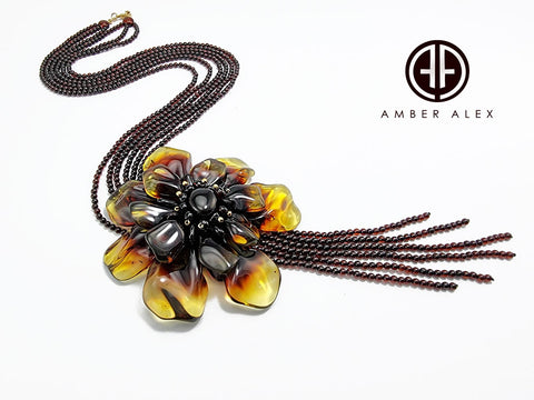 Gradient Amber Flower Necklace