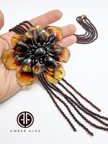 Gradient Amber Flower Necklace