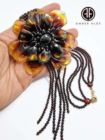 Gradient Amber Flower Necklace