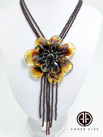 Gradient Amber Flower Necklace