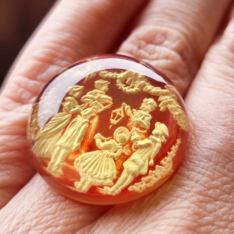 Red Amber Engraved Christmas Round Shape Cabochons