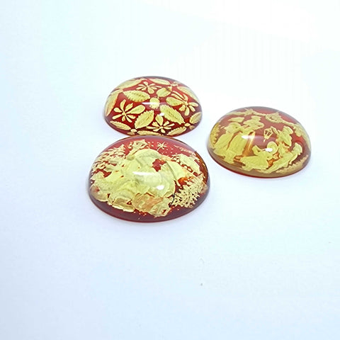 Red Amber Engraved Christmas Round Shape Cabochons