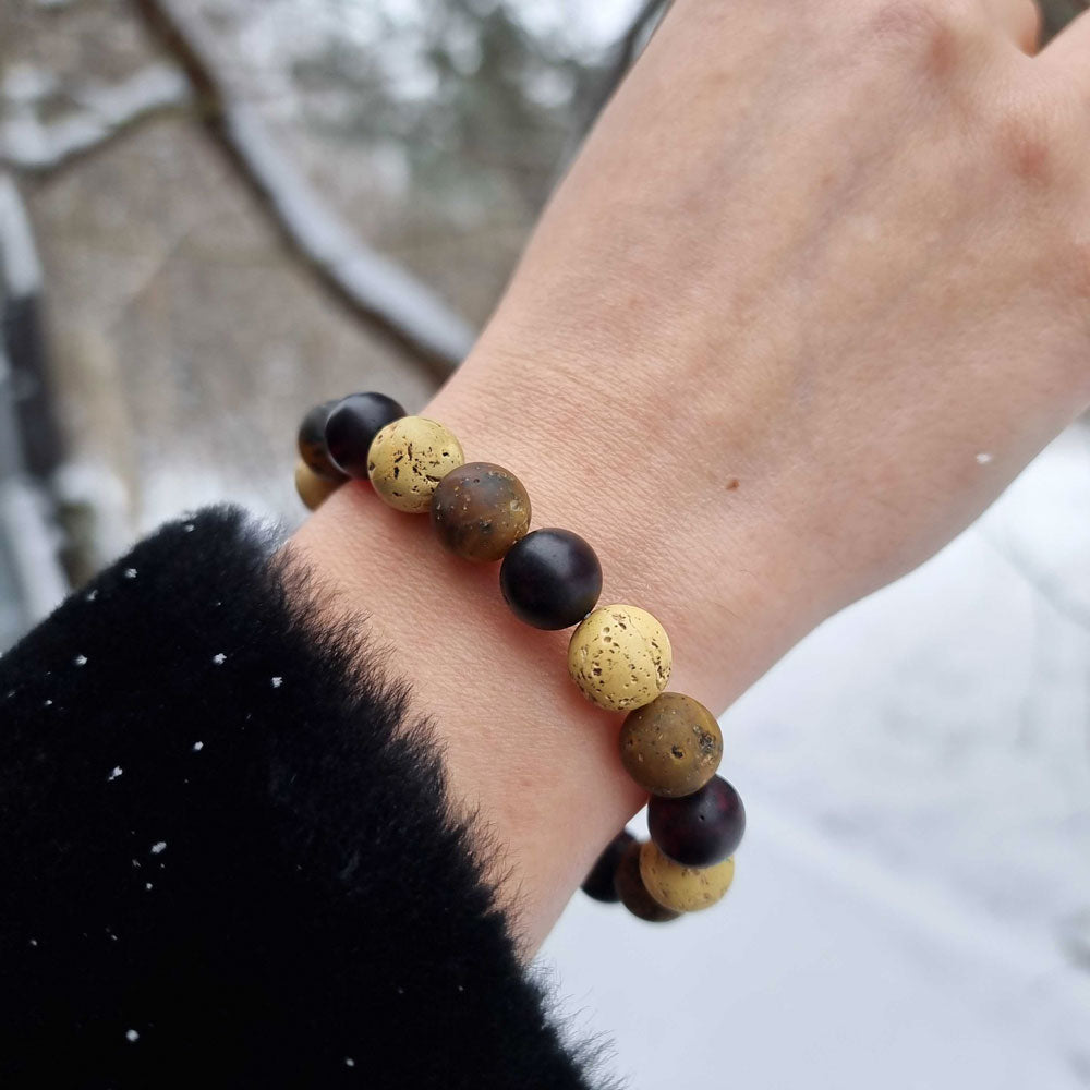 Lucky Bee | Amber-Black Onyx-Yellow Tiger Eye Bracelet with Bee Charm -  CLUB EQUILIBRIUM