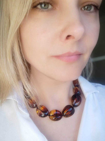 Gradient Amber Free Shape Beads Necklace