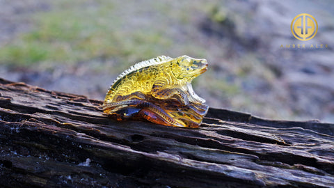 Fossil Amber Carved Lizard Figurine