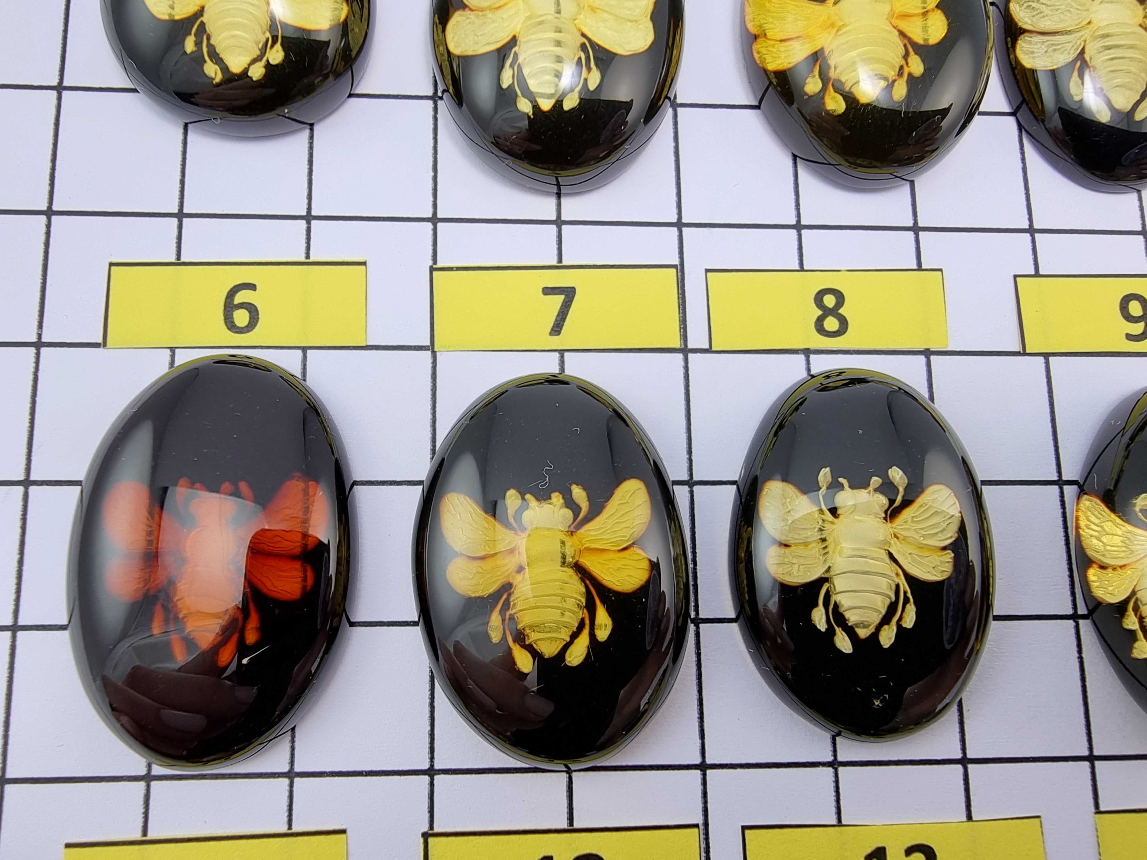 Cherry Amber Engraved Bee Oval Shape Cabochons