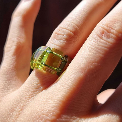 Green Amber Rectangular Bead Stretch Ring