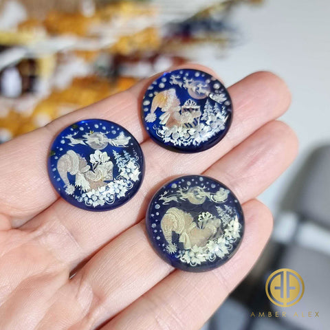 Blue Amber Engraved Winter Round Shape Cabochons