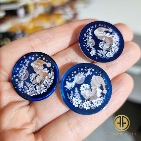 Blue Amber Engraved Winter Round Shape Cabochons