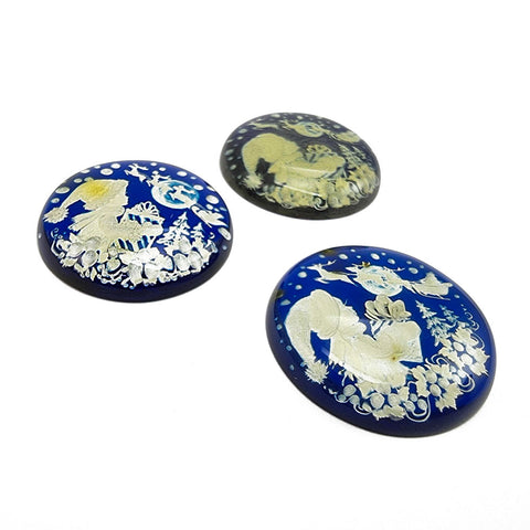 Blue Amber Engraved Winter Round Shape Cabochons