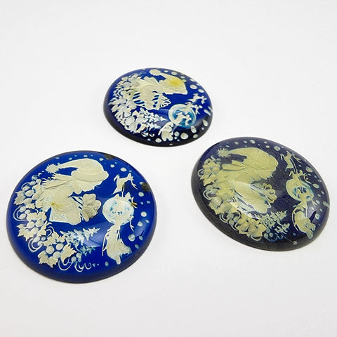 Blue Amber Engraved Winter Round Shape Cabochons