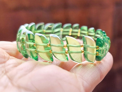 Green Amber Leaves Stretch Bracelet