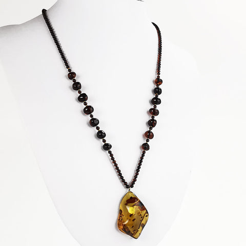 Lemon with Dark Flakes Amber Pendant Beaded Necklace